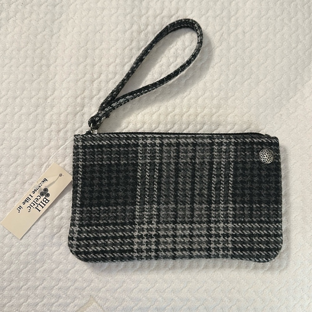 Wool wristlet